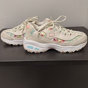 Skechers D'Lites Women's Sneakers Size 6.5